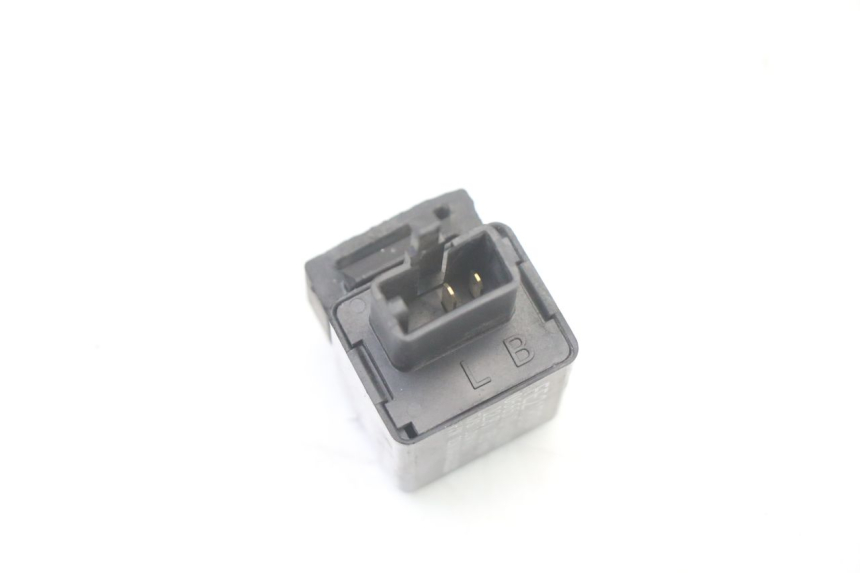 photo de CENTRALE CLIGNOTANTE YAMAHA XJ6 600 (2008 - 2016) - Autre angle de vue