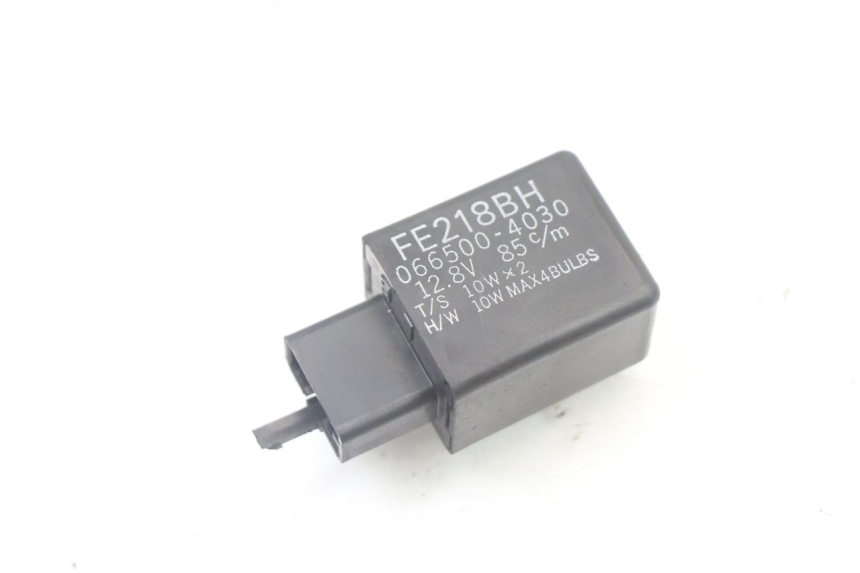 photo de CENTRALE CLIGNOTANTE YAMAHA YP X-MAX XMAX 400 (2014 - 2017) - Vue principale