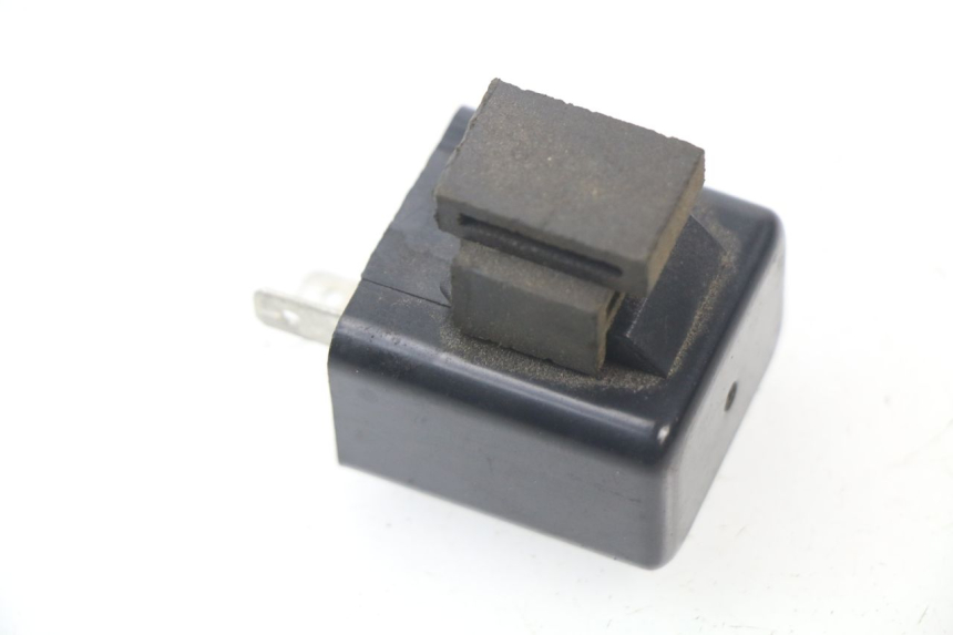 photo de CENTRALE CLIGNOTANTE PIAGGIO ZIP 4T 50 (2018 - 2020) - Détail de la pièce