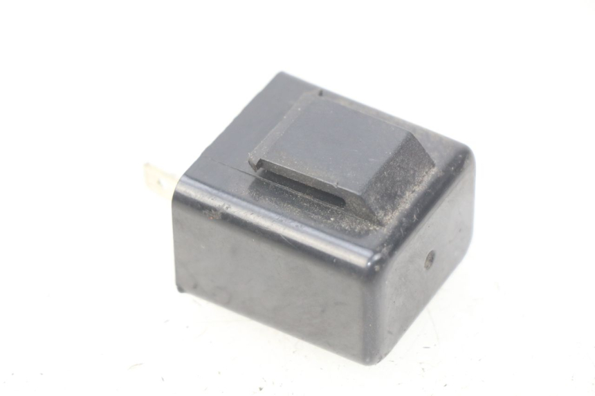 photo de CENTRALE CLIGNOTANTE PIAGGIO ZIP 4T 50 (2018 - 2020) - Détail de la pièce