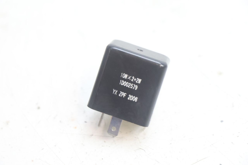 photo de CENTRALE CLIGNOTANTE PIAGGIO ZIP IGET 4T 50 (2021 - 2023) - Vue principale