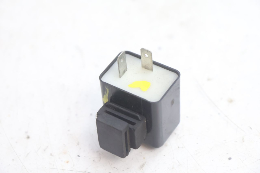 photo de CENTRALE CLIGNOTANTE PIAGGIO ZIP IGET 4T 50 (2021 - 2023) - Zoom état d’usage