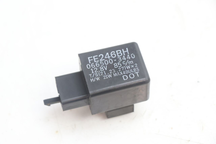 photo de CENTRALE CLIGNOTANTE KAWASAKI ZX-6R ZX6R 600 (1995 - 1997) - Vue principale