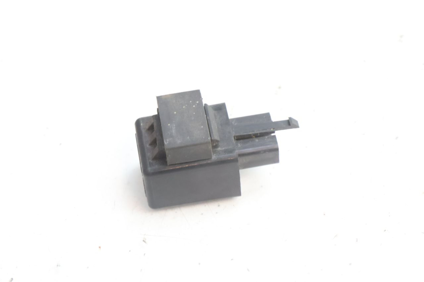 photo de CENTRALE CLIGNOTANTE KAWASAKI ZZR 600 (1995 - 2004) - Autre angle de vue