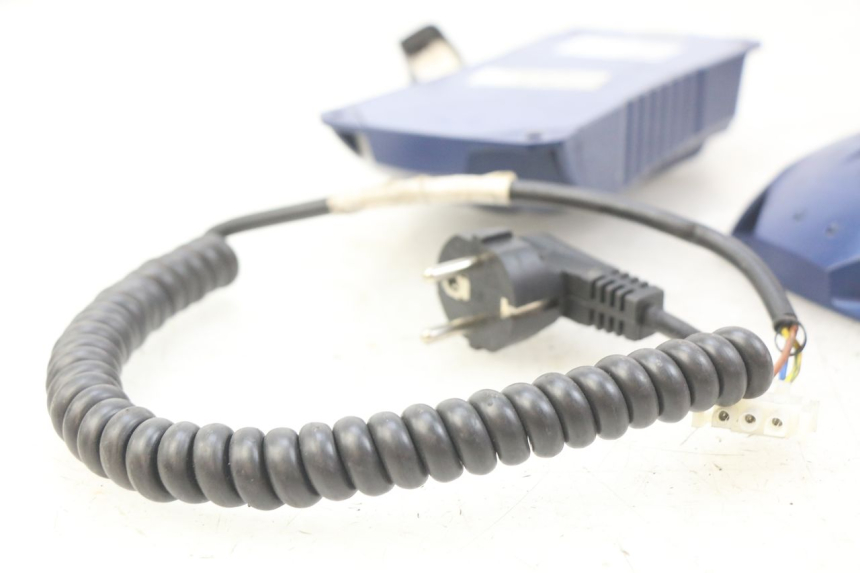 photo de CHARGEUR BATTERIE PEUGEOT E-VIVACITY 1 (2012 - 2018) - Détails caractéristiques