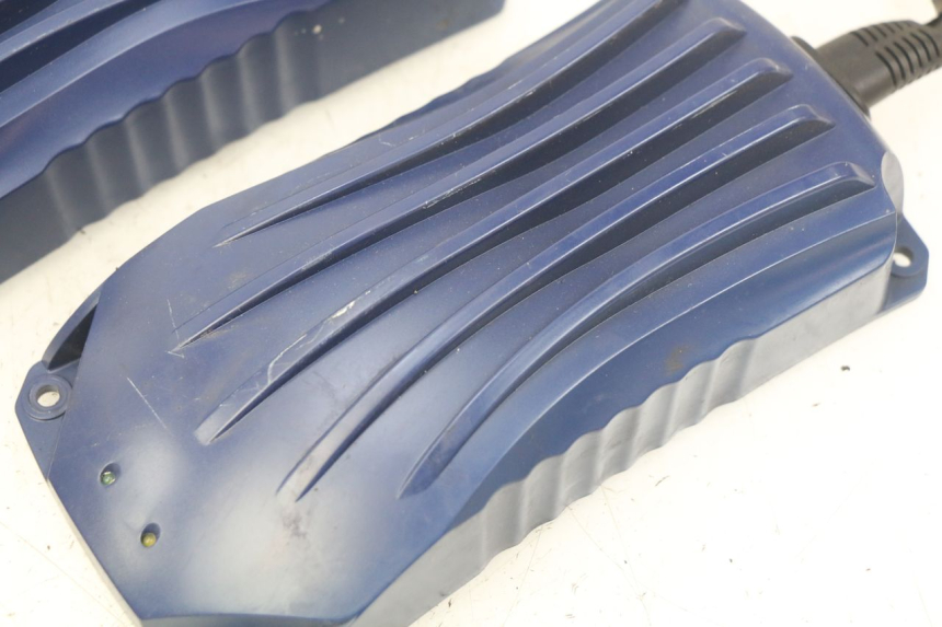 photo de CHARGEUR BATTERIE PEUGEOT E-VIVACITY 1 (2012 - 2018) - Inspection visuelle