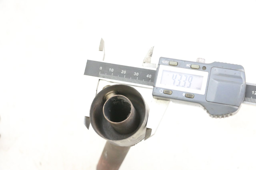 photo de CHICANE ÉCHAPPEMENT PIAGGIO MP3 500 (2014 - 2017) - Autre angle de vue