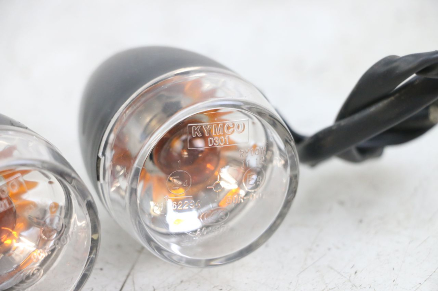 photo de CLIGNOTANT ARRIERE KYMCO AGILITY 4T 50 (2018 - 2022) - Gros plan technique