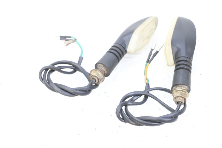 photo de CLIGNOTANT ARRIERE MAG POWER BOMBERS 4T 50 (2016 - 2026) - Autre angle de vue