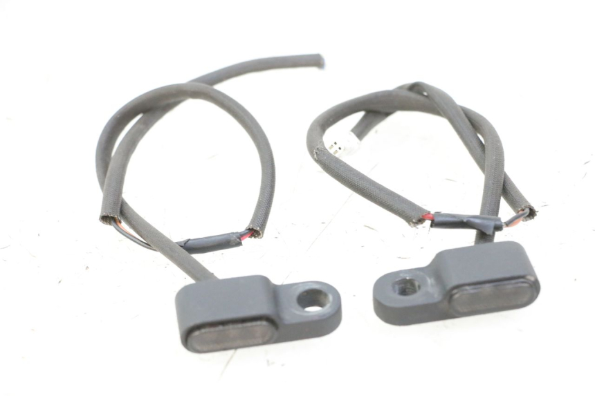 photo de CLIGNOTANT ARRIERE DERBI SENDA SM DRD X-TREME 50 (2011 - 2017) - Vue principale