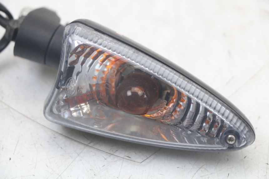 photo de CLIGNOTANT ARRIERE DROIT YAMAHA AEROX 2T 50 (2013 - 2017) - Détail de la pièce