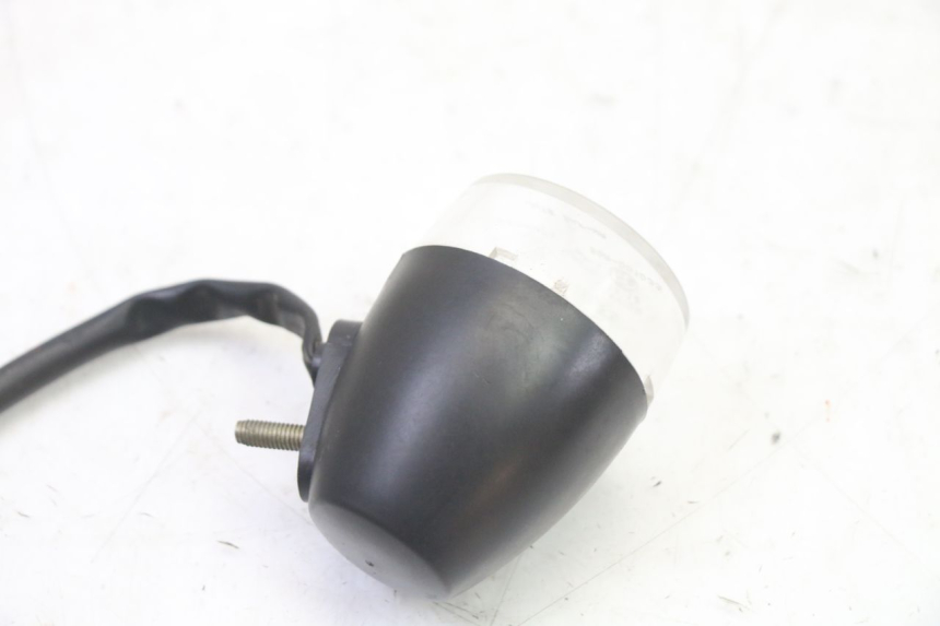 photo de CLIGNOTANT ARRIERE DROIT KYMCO AGILITY 4T 50 (2005 - 2018) - Gros plan technique