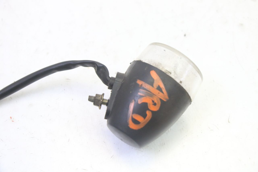 photo de CLIGNOTANT ARRIERE DROIT KYMCO AGILITY 4T 50 (2005 - 2018) - Gros plan technique