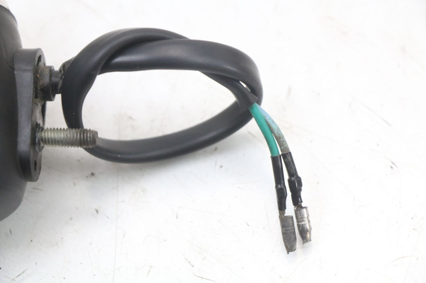 photo de CLIGNOTANT ARRIERE DROIT KYMCO AGILITY FR 2T 50 (2012 - 2017) - Gros plan technique