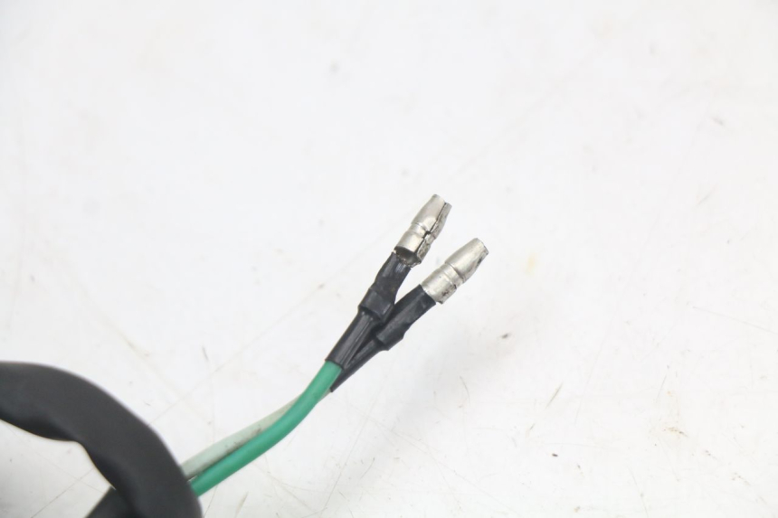 photo de CLIGNOTANT ARRIERE DROIT KYMCO AGILITY PREMIUM 50 (2007 - 2010) - Gros plan technique