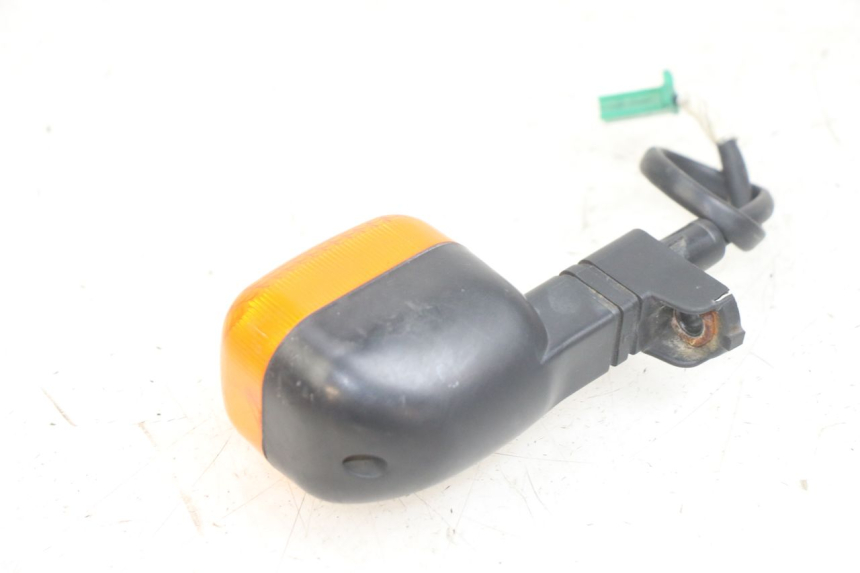 photo de CLIGNOTANT ARRIERE DROIT YAMAHA BW'S BWS 125 (2010 - 2013) - Gros plan technique