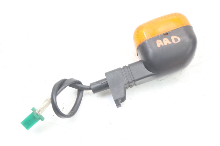 photo de CLIGNOTANT ARRIERE DROIT YAMAHA BW'S BWS 125 (2010 - 2013) - Autre angle de vue