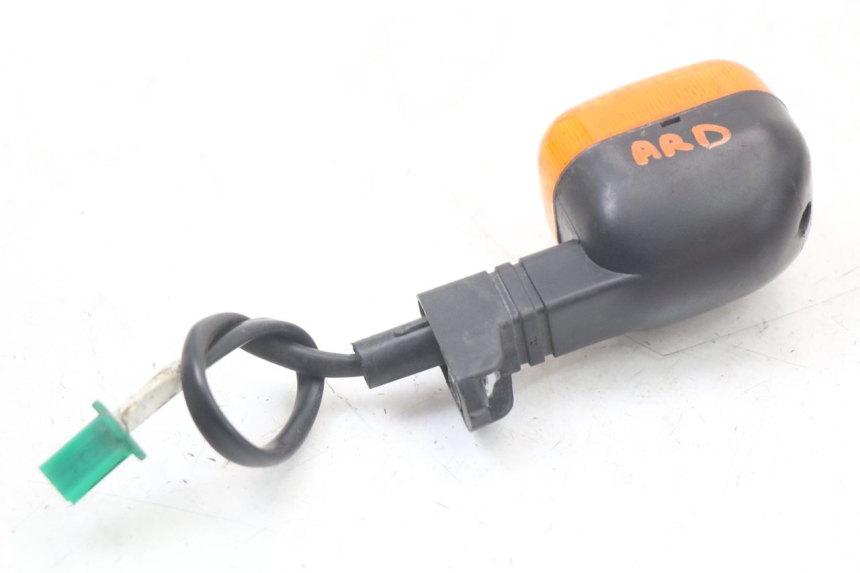 photo de CLIGNOTANT ARRIERE DROIT YAMAHA BW'S BWS 125 (2010 - 2013) - Gros plan technique