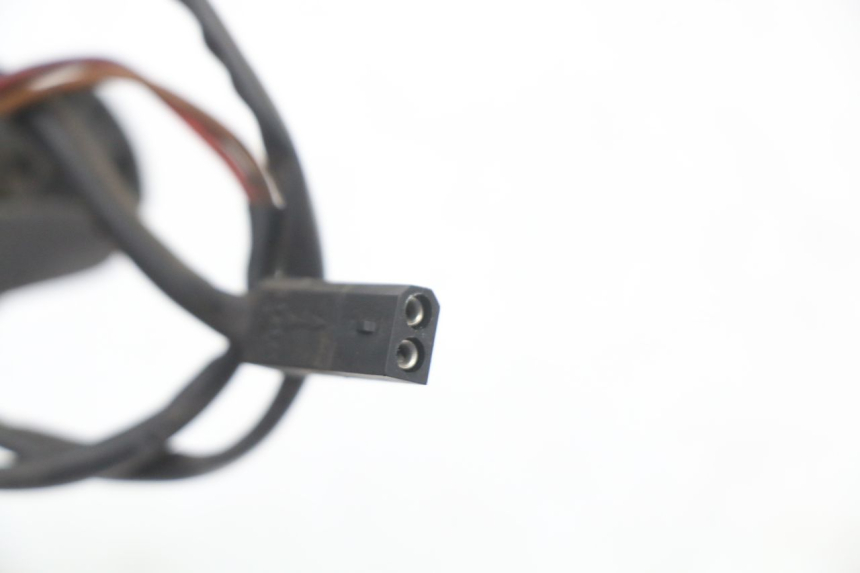 photo de CLIGNOTANT ARRIERE DROIT BMW C1 125 (2000 - 2003) - Gros plan technique