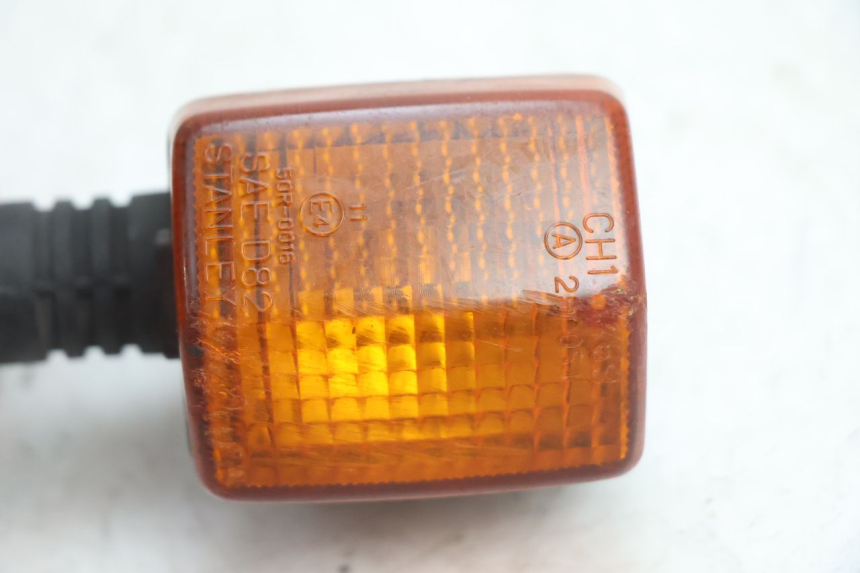 photo de CLIGNOTANT ARRIERE DROIT HONDA CB TWO FIFTY 250 (1991 - 2002) - Détail de la pièce