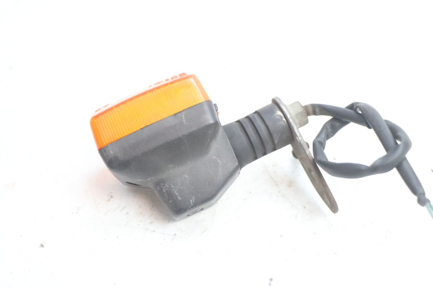 photo de CLIGNOTANT ARRIERE DROIT HONDA CB TWO FIFTY 250 (1991 - 2002) - Vue d’ensemble