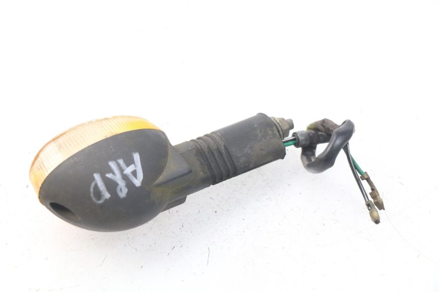 photo de CLIGNOTANT ARRIERE DROIT HYOSUNG COMET GTR 125 (2007 - 2014) - Gros plan technique