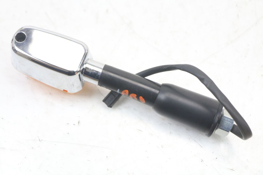 photo de CLIGNOTANT ARRIERE DROIT ROYAL ENFIELD CONTINENTAL GT 650 (2019 - 2024) - Gros plan technique