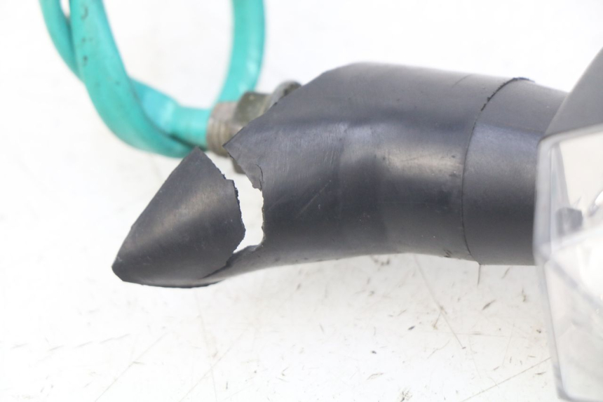 photo de CLIGNOTANT ARRIERE DROIT SYM CROX 4T 50 (2016 - 2023) - Gros plan technique