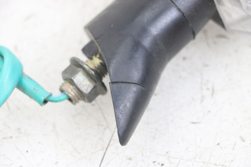 photo de CLIGNOTANT ARRIERE DROIT SYM CROX 4T 50 (2016 - 2023) - État de surface