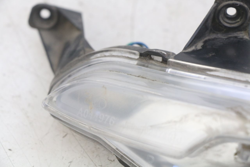 photo de CLIGNOTANT ARRIERE DROIT PEUGEOT DJANGO 4T 50 (2014 - 2019) - État de surface