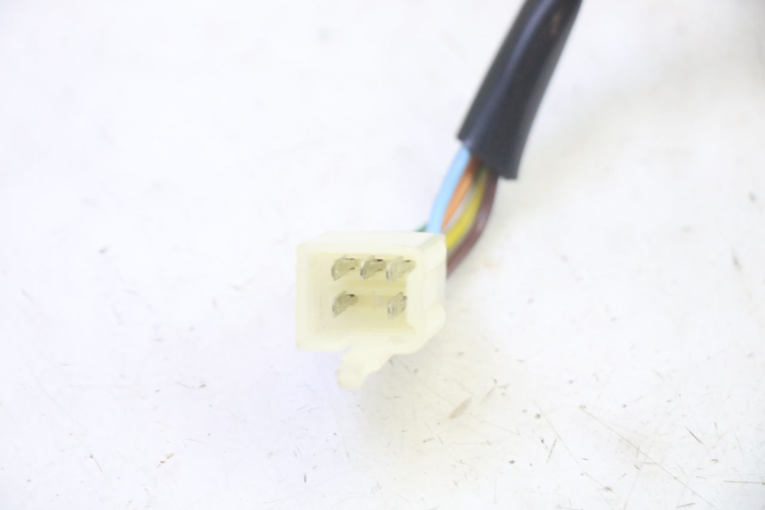 photo de CLIGNOTANT ARRIERE DROIT BTC FELICE SPORT 50 - Points de fixation