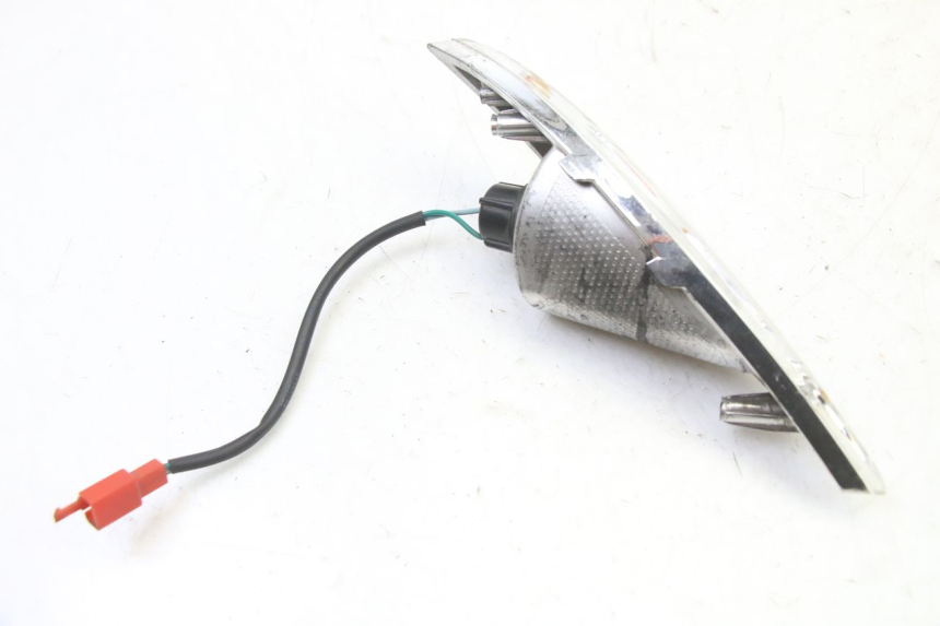 photo de CLIGNOTANT ARRIERE DROIT SYM FIDDLE 3 III 50 (2014 - 2020) - Autre angle de vue