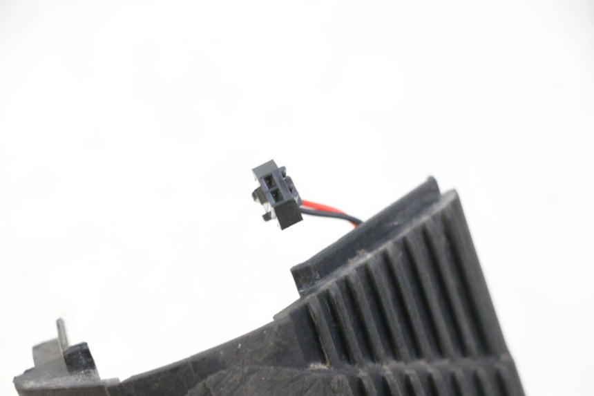 photo de CLIGNOTANT ARRIERE DROIT KUKIRIN G2 MASTER 1 - Vue d’ensemble