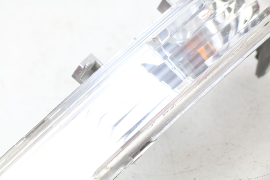 photo de CLIGNOTANT ARRIERE DROIT PEUGEOT GEOPOLIS 400 (2007 - 2013) - Autre angle de vue