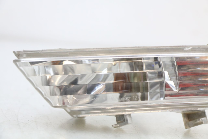 photo de CLIGNOTANT ARRIERE DROIT PEUGEOT GEOPOLIS RS 125 (2007 - 2009) - Zoom état d’usage