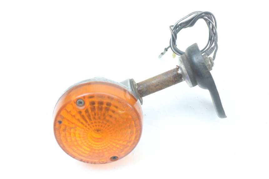 photo de CLIGNOTANT ARRIERE DROIT SUZUKI GN 125 (1997 - 2000) - Détail de la pièce