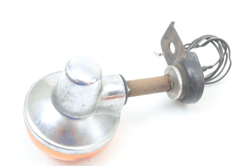 photo de CLIGNOTANT ARRIERE DROIT SUZUKI GN 125 (1997 - 2000) - Autre angle de vue