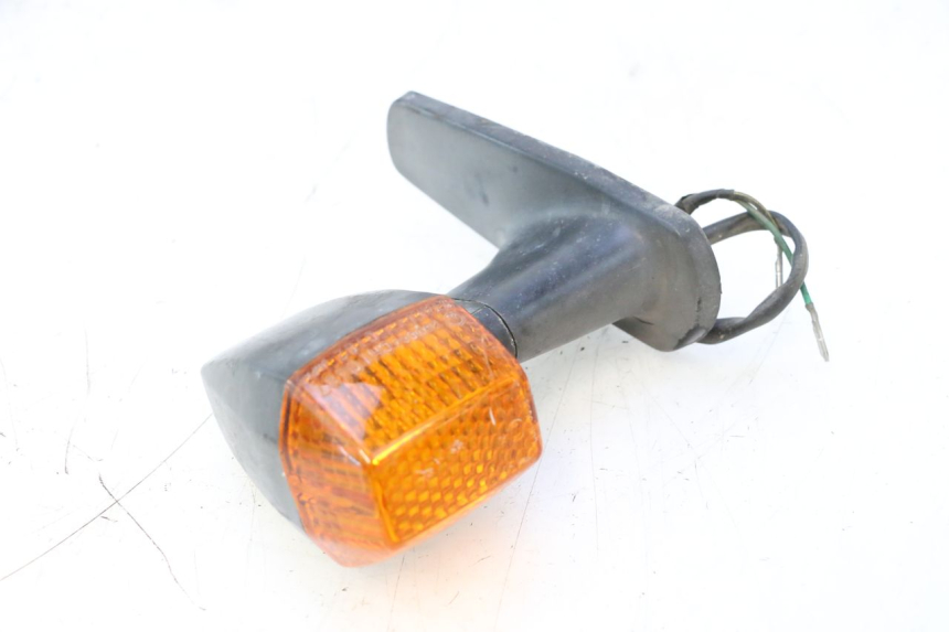 photo de CLIGNOTANT ARRIERE DROIT KAWASAKI GPX F ZX750F 750 (1986 - 1990) - Autre angle de vue