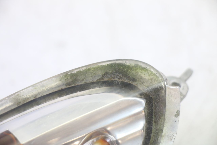 photo de CLIGNOTANT ARRIERE DROIT KYMCO GRAND DINK 125 (2002 - 2007) - Autre angle de vue