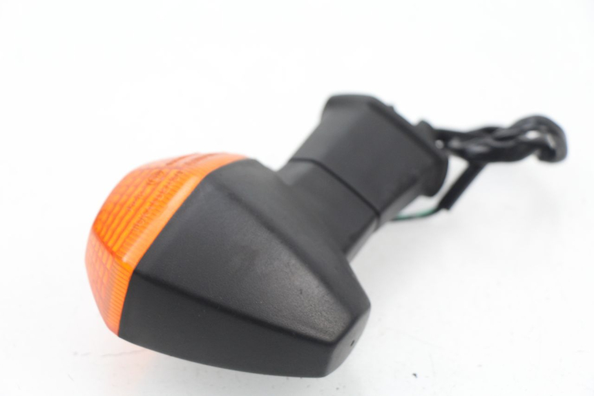 photo de CLIGNOTANT ARRIERE DROIT SUZUKI GSF N BANDIT 600 (2000 - 2004) - Gros plan technique