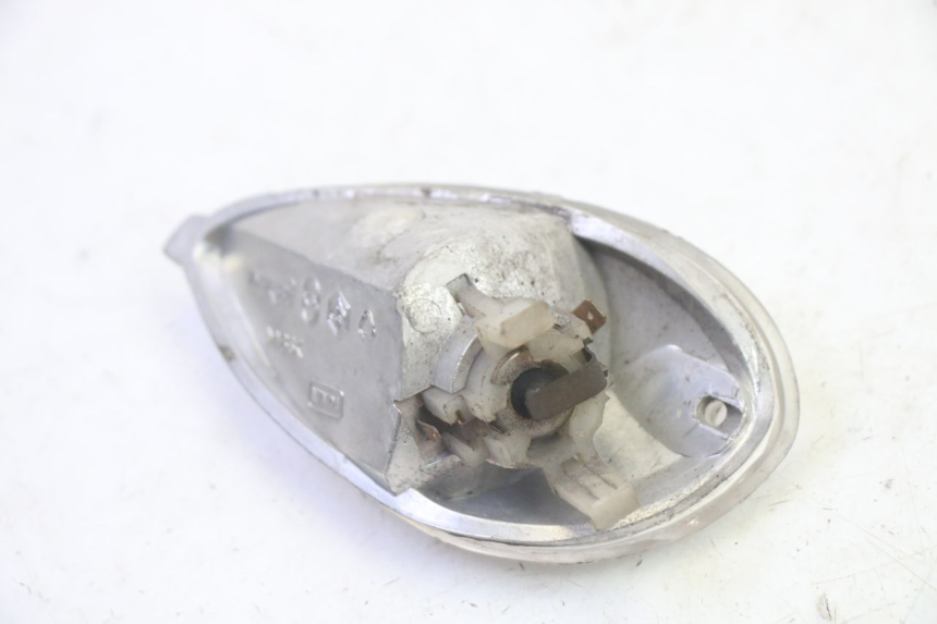 photo de CLIGNOTANT ARRIERE DROIT PIAGGIO LIBERTY 125 (1998 - 2008) - Gros plan technique