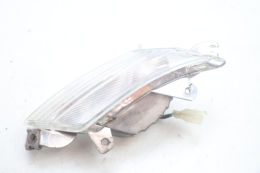 photo de CLIGNOTANT ARRIERE DROIT KYMCO LIKE 125 (2009 - 2016) - Gros plan technique