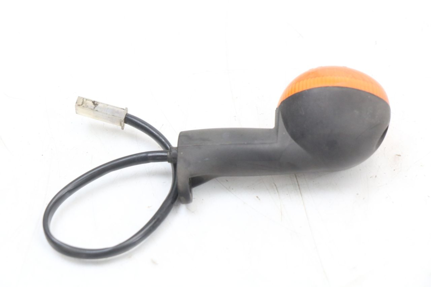 photo de CLIGNOTANT ARRIERE DROIT PEUGEOT LUDIX 50 (2005 - 2007) - Gros plan technique