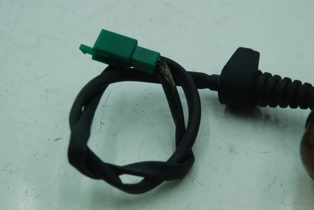 photo de CLIGNOTANT ARRIERE DROIT MBK NITRO NAKED 50 (2005 - 2012) - Gros plan technique