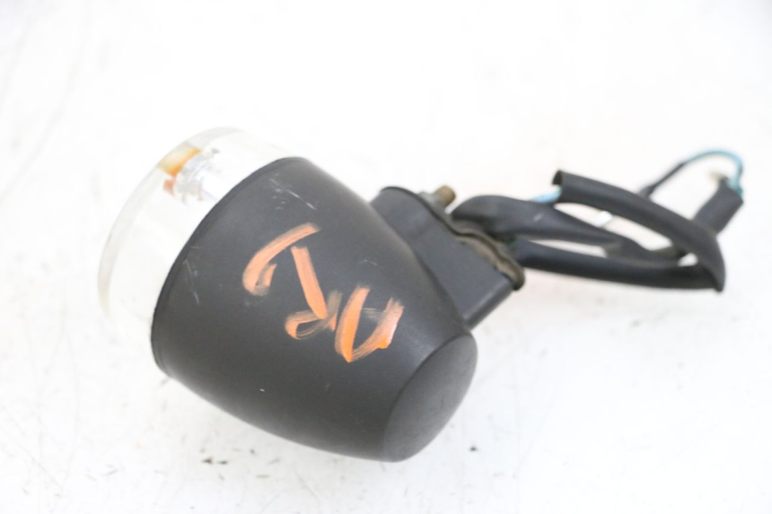 photo de CLIGNOTANT ARRIERE DROIT SYM ORBIT 2 4T 50 (2008 - 2017) - Autre angle de vue