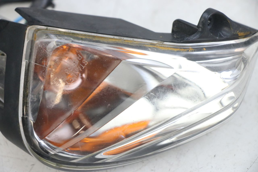 photo de CLIGNOTANT ARRIERE DROIT HONDA PCX (JF28) 125 (2009 - 2011) - Autre angle de vue
