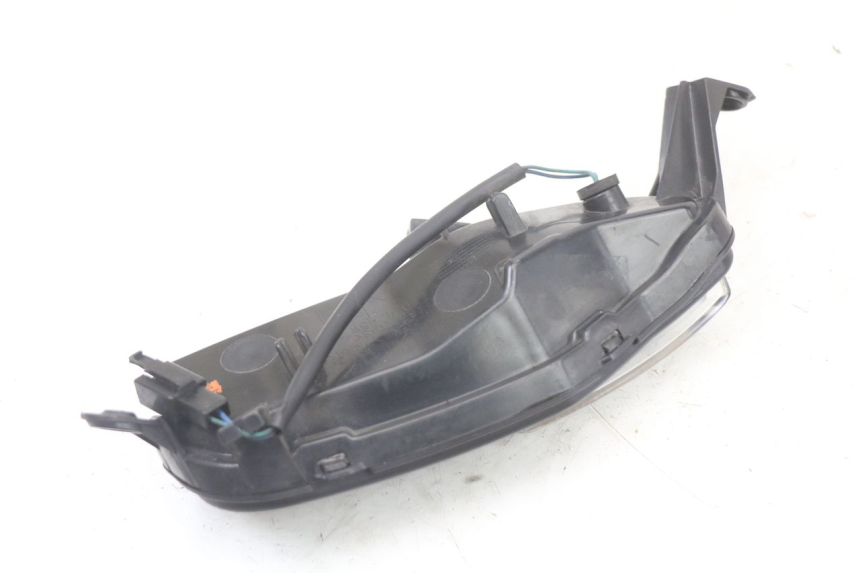 photo de CLIGNOTANT ARRIERE DROIT PEUGEOT DJANGO 125 (2014 - 2017) - Gros plan technique