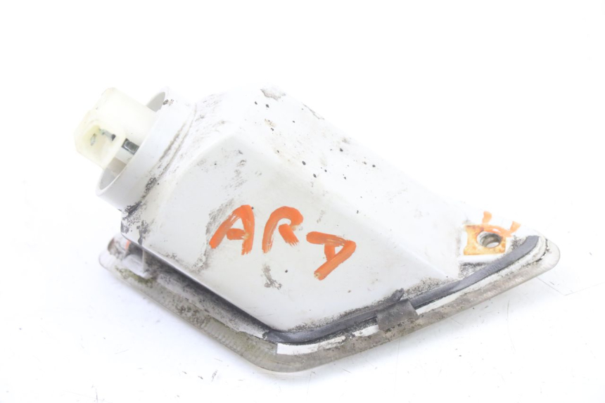 photo de CLIGNOTANT ARRIERE DROIT PIAGGIO VESPA GRANTURISMO 125 (2003 - 2007) - Gros plan technique