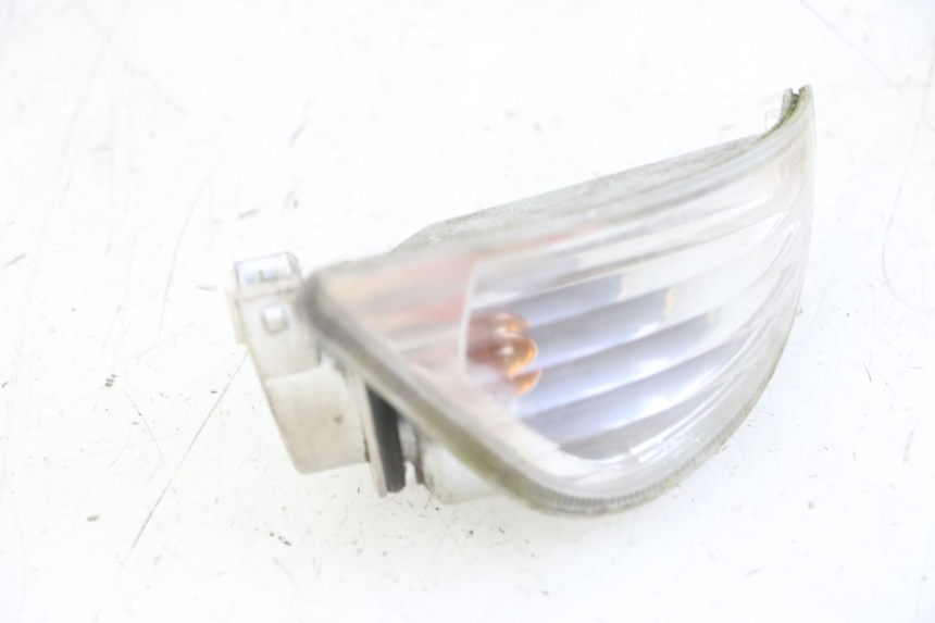 photo de CLIGNOTANT ARRIERE DROIT PIAGGIO VESPA LX 150 (2005 - 2013) - Autre angle de vue