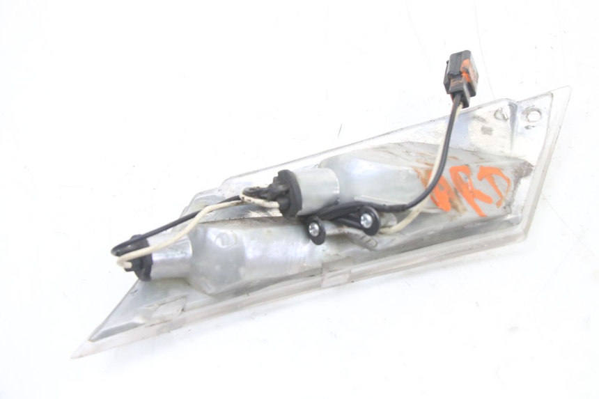 photo de CLIGNOTANT ARRIERE DROIT PIAGGIO ZIP 2T 50 (2009 - 2019) - Vue d’ensemble